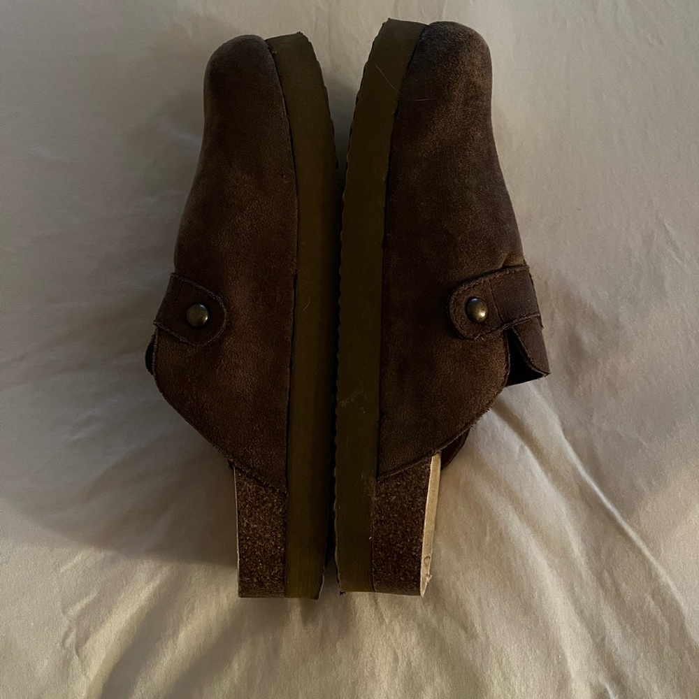 Clogs - Picture 3 of 5
